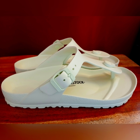 Birkenstock Gizeh Essentials EVA in Light Green Sz 37/7-7.5 - Picture 2 of 7